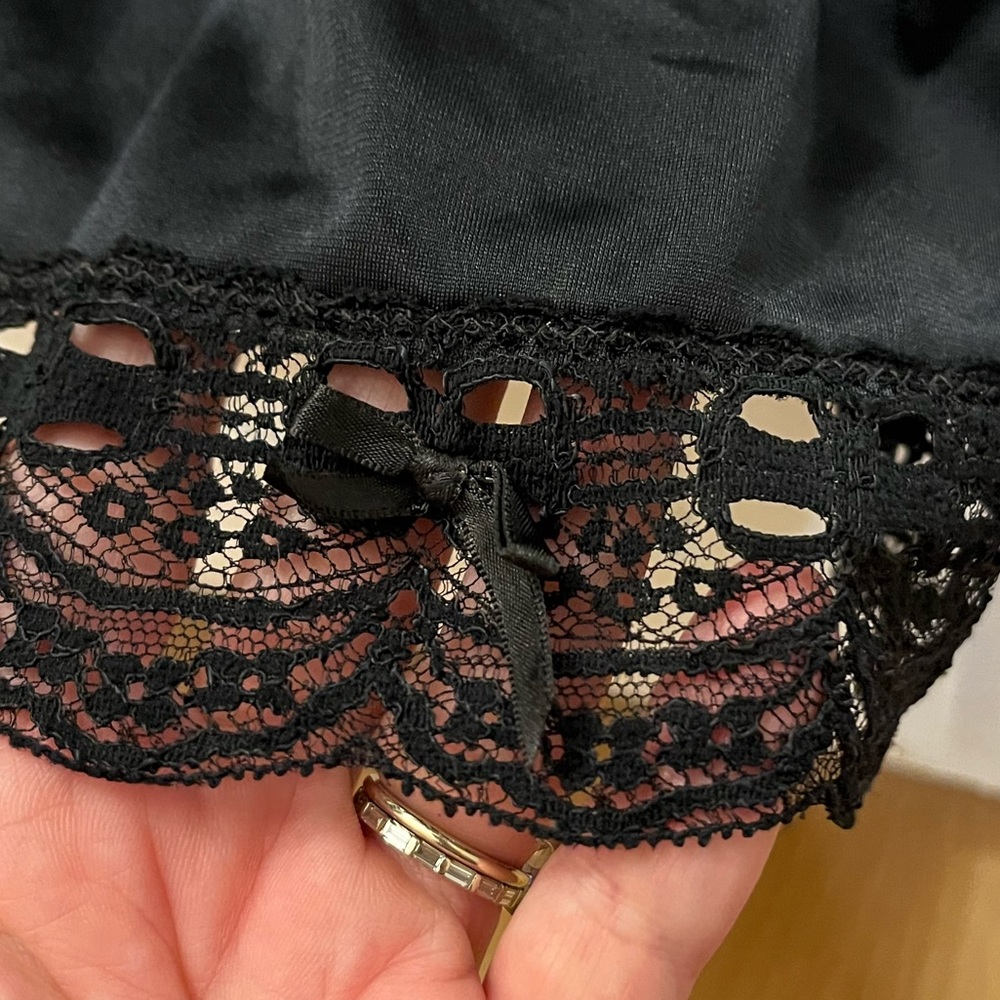 Vintage Black Stretchy Lace Half Slip - Picture 8 of 11